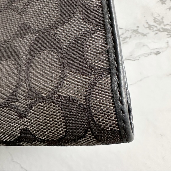 25. Coach Signature Outline Black Leather Envelope Trifold Wallet Card Holder - Picture 9 of 14